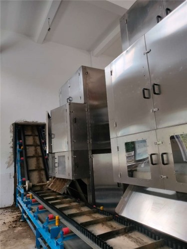 云南某污水處理廠訂購的2臺一體式污泥深度脫水機,已投入使用啦!