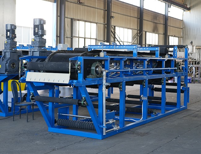 2臺橡膠帶式真空過濾機發貨啦！